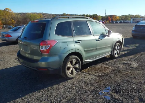 2015 Subaru Forester 2.5I Premium из США, поврежденный, VIN JF2SJADC3FH562938